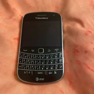Blackberry Black locked..